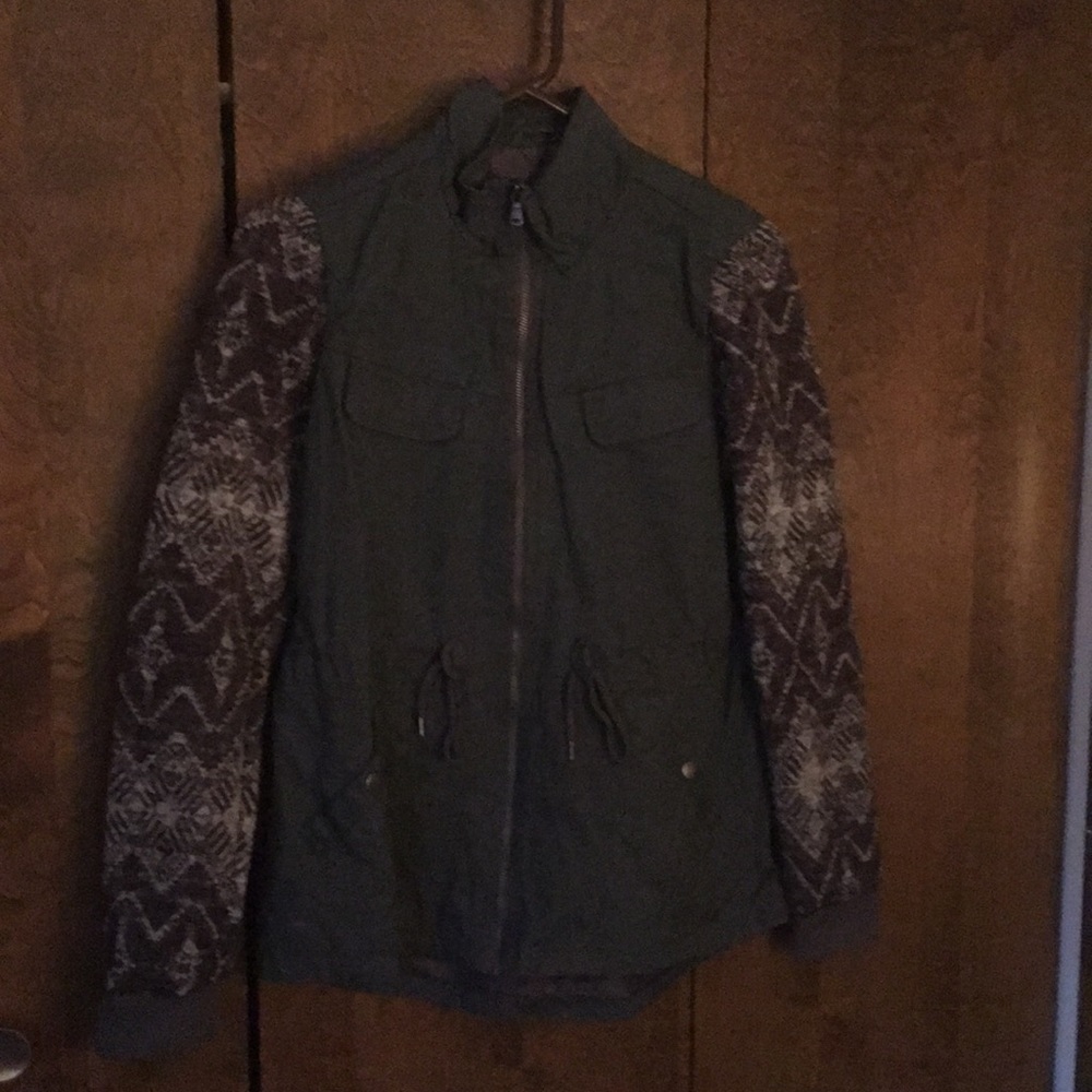 Grey jacket with pattern sleeves